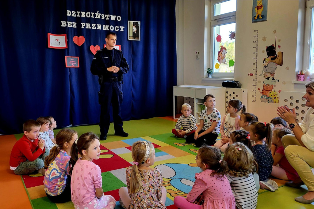 ZPO w Pomykowie w kampanii `Dzieciństwo bez przemocy` [zdjęcia]