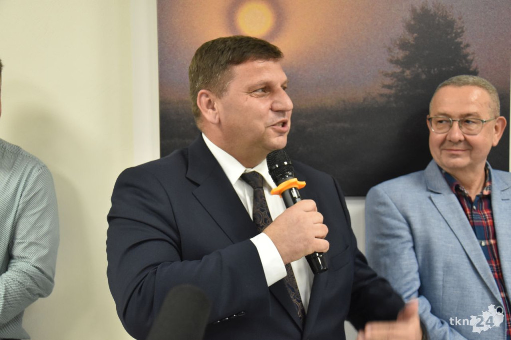 Wernisaż wystawy fotografii Tadeusza Czarneckiego w Rudzie Malenieckiej [wideo, zdjęcia]