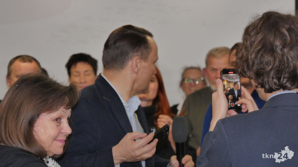 Radosław Sikorski w Końskich. O Polsce powiatowej, prawach kobiet i sytuacji międzynarodowej [WIDEO, zdjęcia]