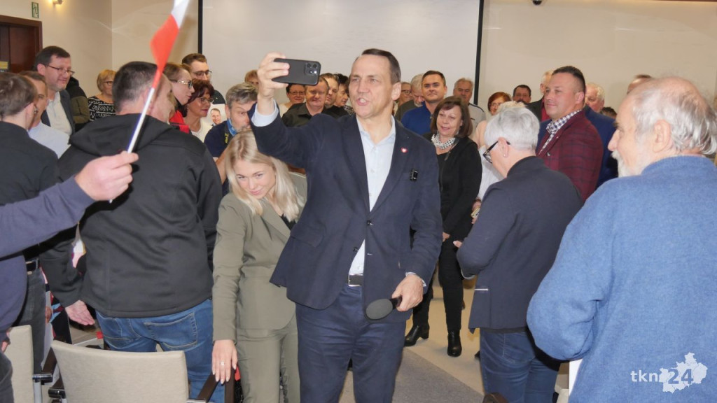 Radosław Sikorski w Końskich. O Polsce powiatowej, prawach kobiet i sytuacji międzynarodowej [WIDEO, zdjęcia]