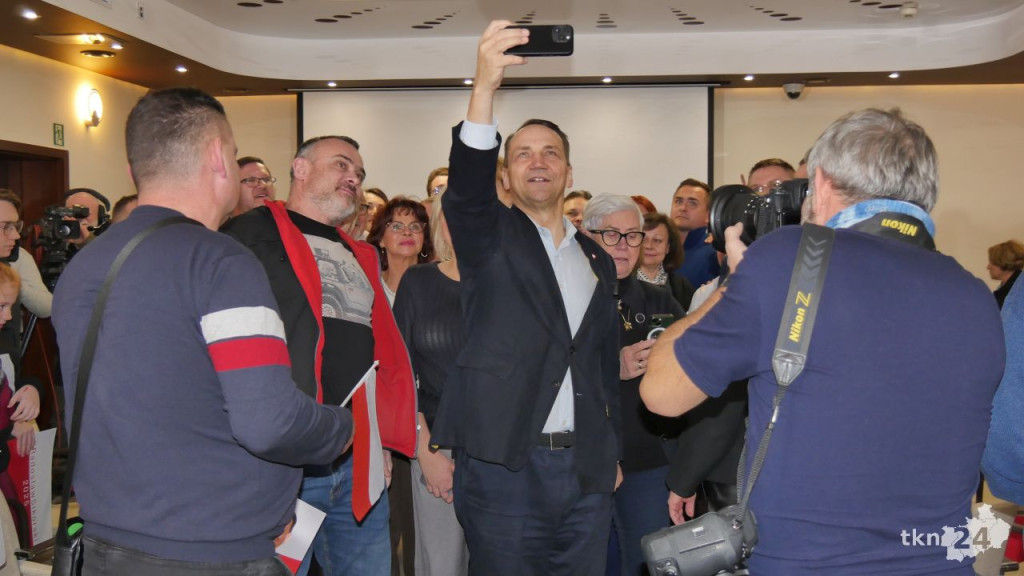 Radosław Sikorski w Końskich. O Polsce powiatowej, prawach kobiet i sytuacji międzynarodowej [WIDEO, zdjęcia]