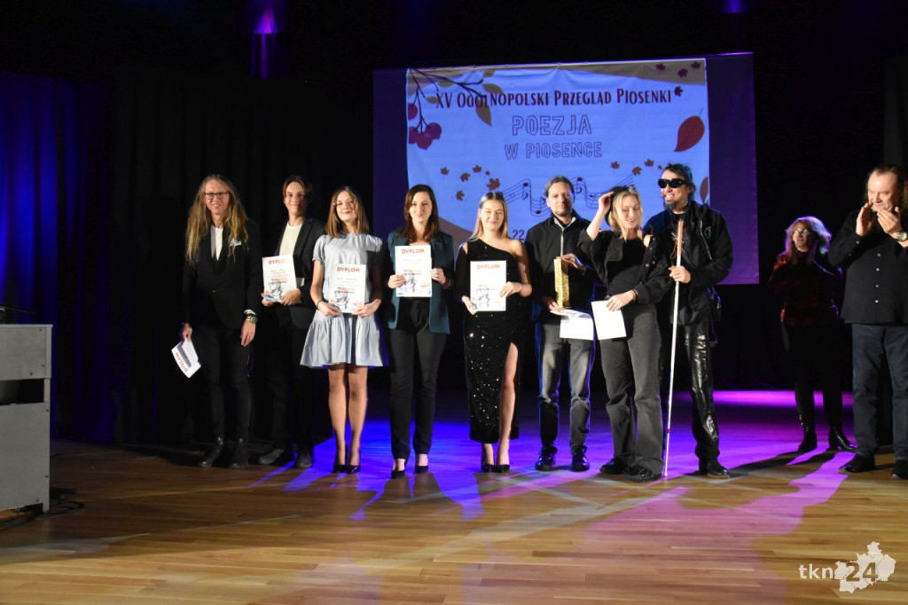 Warszawski zespół zwyciężył w XV Ogólnopolskim Przeglądzie `Poezja w Piosence` [wideo, zdjęcia]