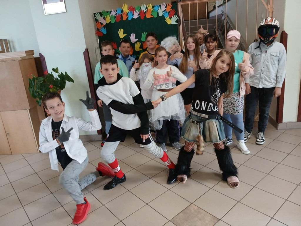 Dzień Tolerancji w PSP Czermno - Uczniowie uczą się szacunku i zrozumienia [wideo, zdjęcia]
