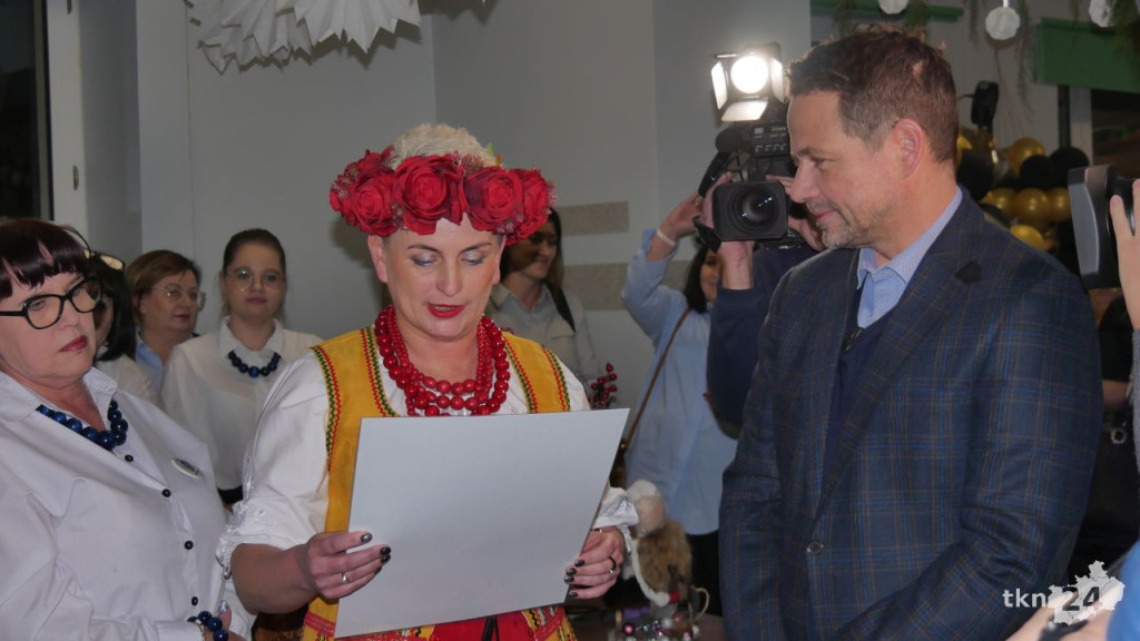 Rafał Trzaskowski w powiecie koneckim. Spotkał się z gospodyniami [wideo, zdjęcia]