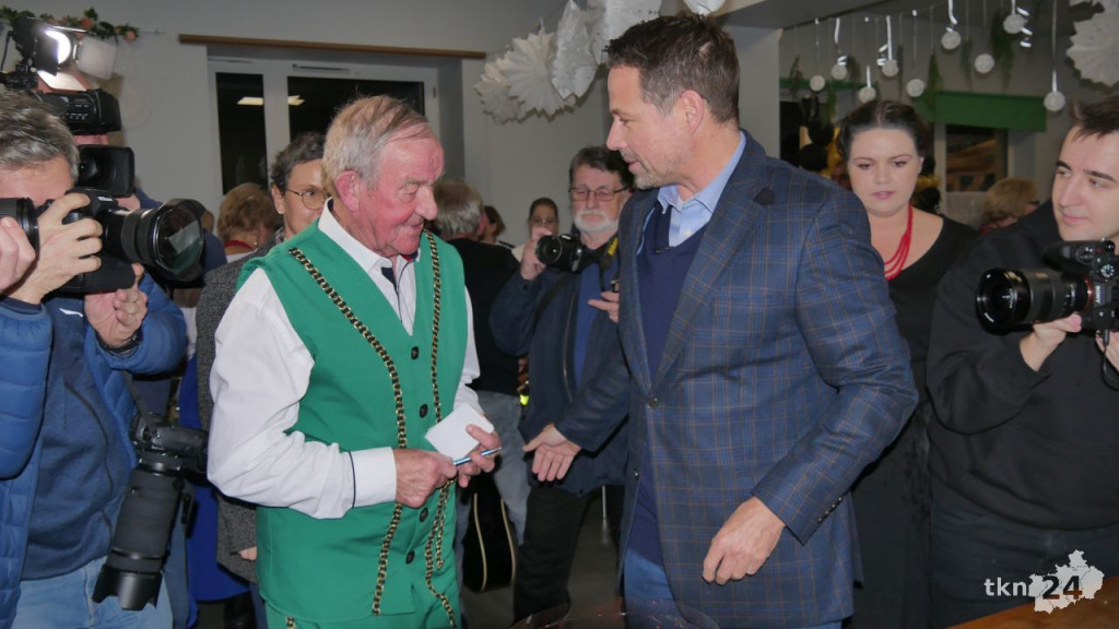 Rafał Trzaskowski w powiecie koneckim. Spotkał się z gospodyniami [wideo, zdjęcia]