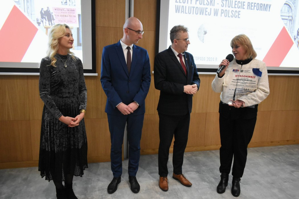 Powiat konecki i ZSP nr 3 z wyróżnieniami podczas wojewódzkiej konferencji [zdjęcia]
