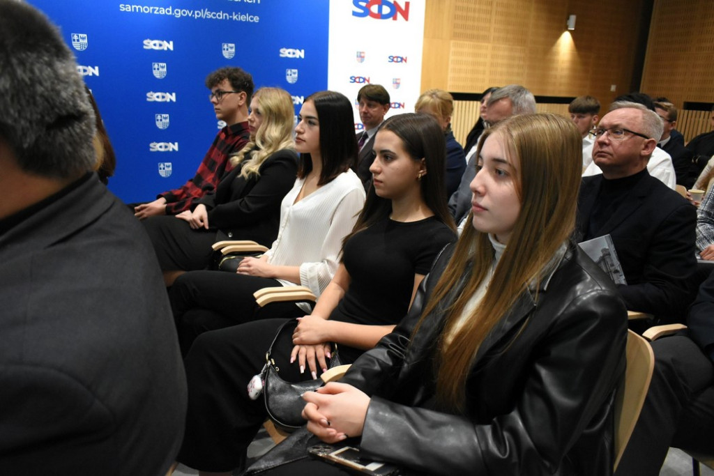 Powiat konecki i ZSP nr 3 z wyróżnieniami podczas wojewódzkiej konferencji [zdjęcia]