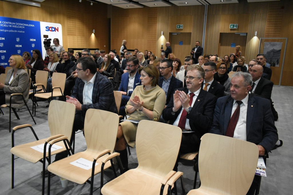 Powiat konecki i ZSP nr 3 z wyróżnieniami podczas wojewódzkiej konferencji [zdjęcia]