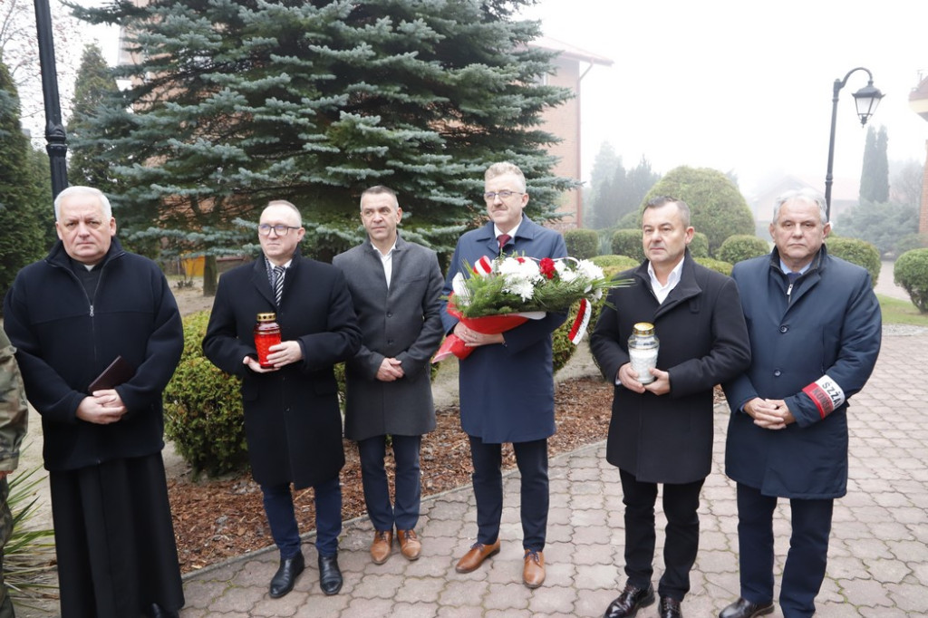 Władze powiatu koneckiego upamiętniły Tadeusza Jencza ps. `Allan` [zdjęcia]