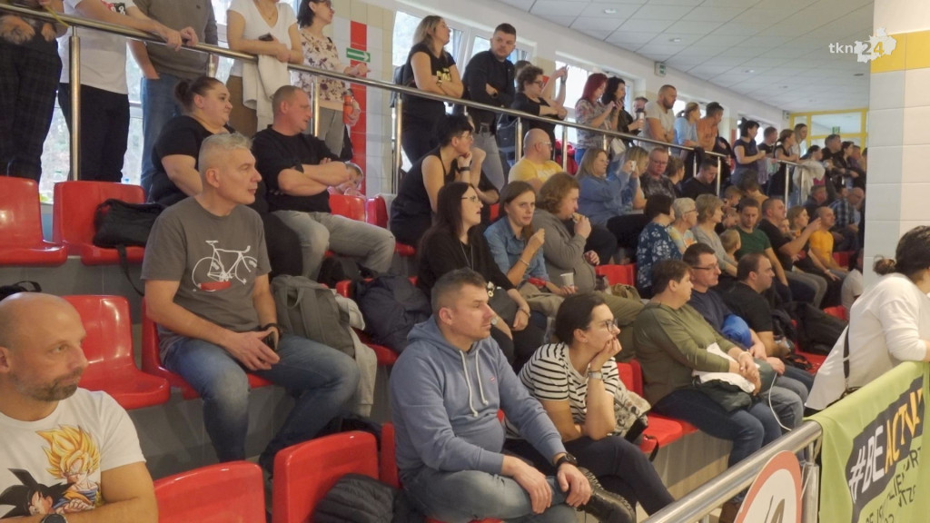 Mikołajkowe pływanie w Czarnieckiej Górze [wideo, zdjęcia]