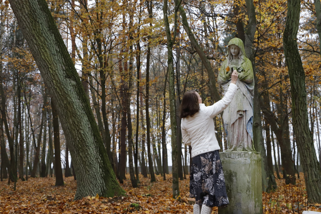 Zabytkowy park przy DPS `Etola` już po renowacji [zdjęcia]