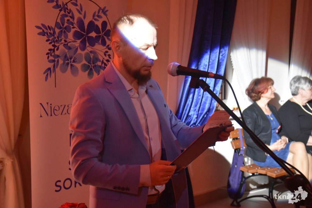 Wieczór poezji Michała Dziuby w Starym Sokołowie [wideo, zdjęcia]