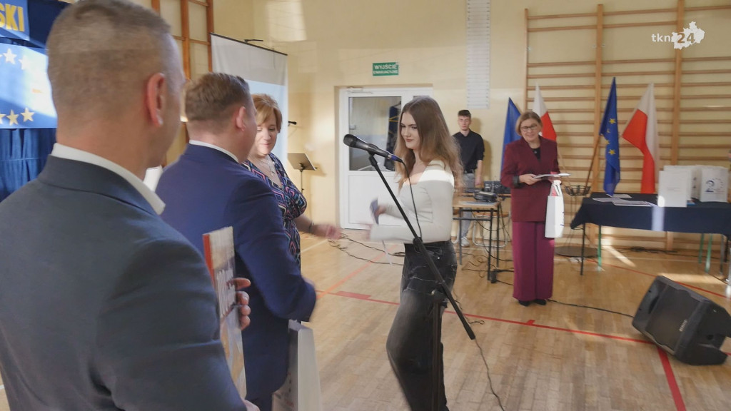 VII Powiatowe Sympozjum Naukowe w Stąporkowie. O 20-leciu Polski w Unii Europejskiej [wideo, zdjęcia]