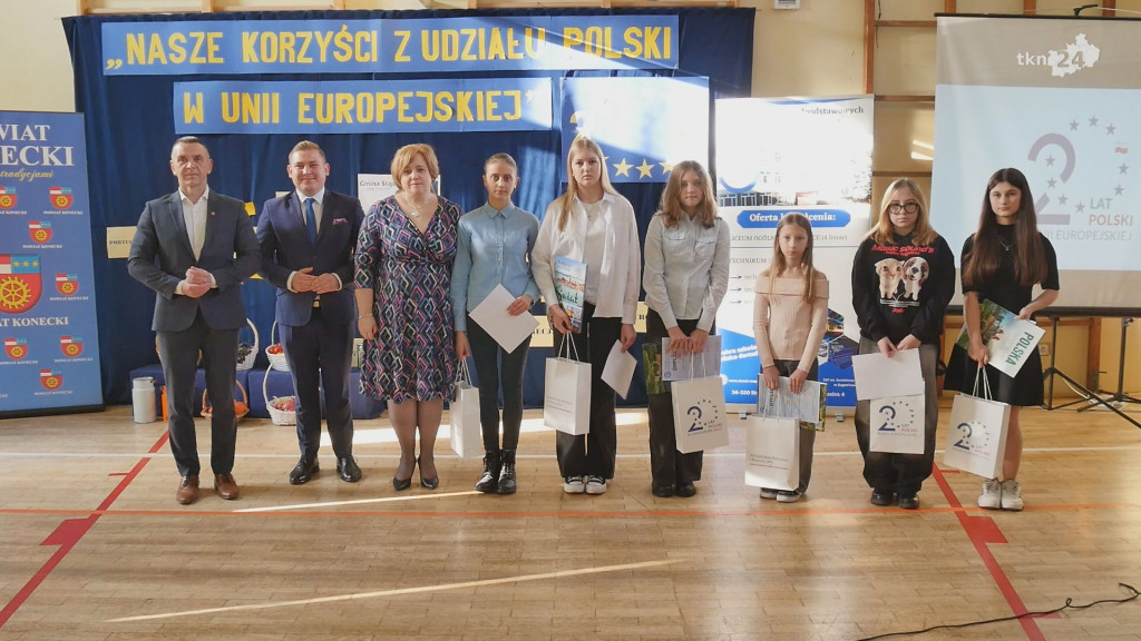 VII Powiatowe Sympozjum Naukowe w Stąporkowie. O 20-leciu Polski w Unii Europejskiej [wideo, zdjęcia]