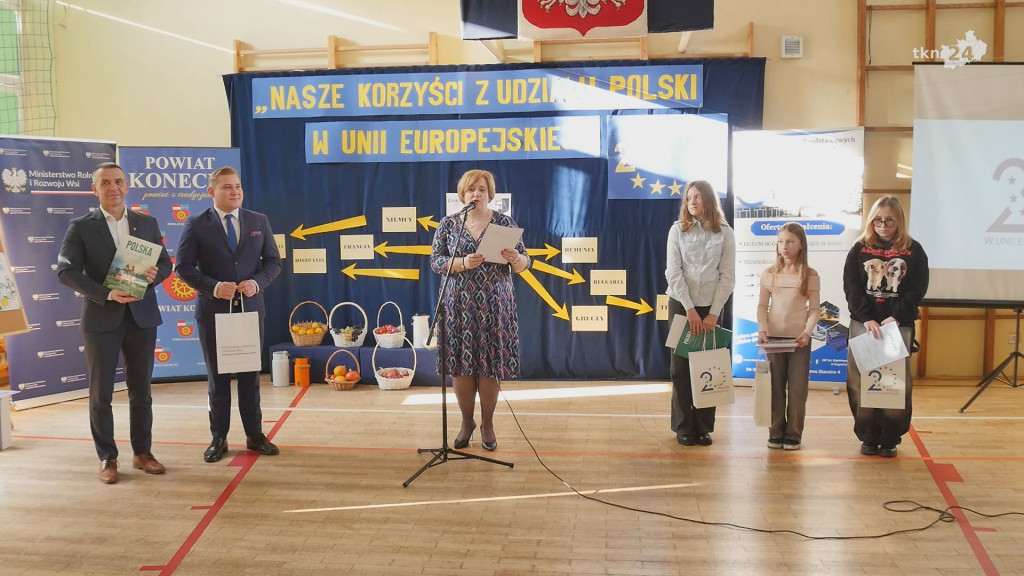 VII Powiatowe Sympozjum Naukowe w Stąporkowie. O 20-leciu Polski w Unii Europejskiej [wideo, zdjęcia]