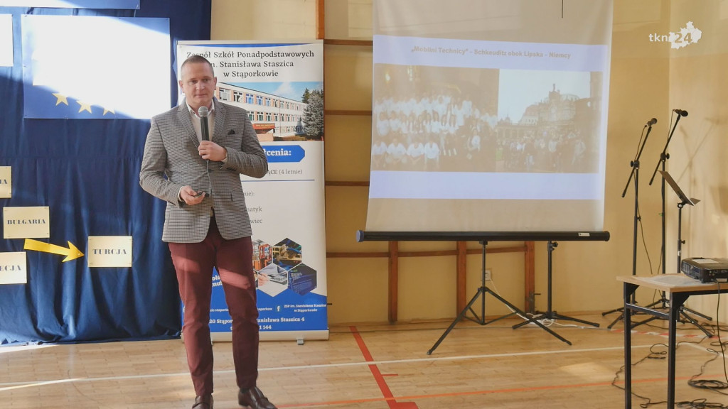 VII Powiatowe Sympozjum Naukowe w Stąporkowie. O 20-leciu Polski w Unii Europejskiej [wideo, zdjęcia]