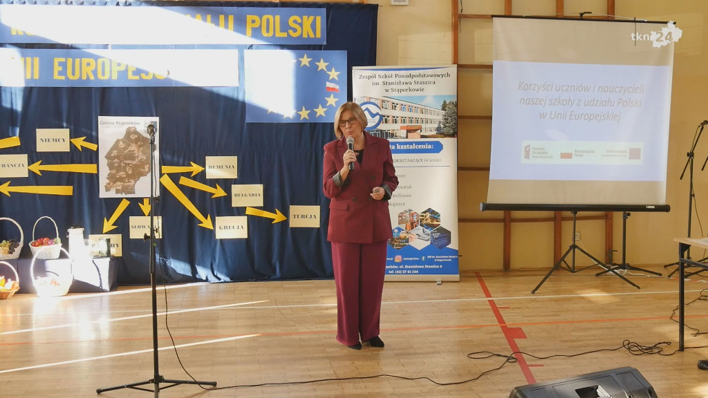 VII Powiatowe Sympozjum Naukowe w Stąporkowie. O 20-leciu Polski w Unii Europejskiej [wideo, zdjęcia]