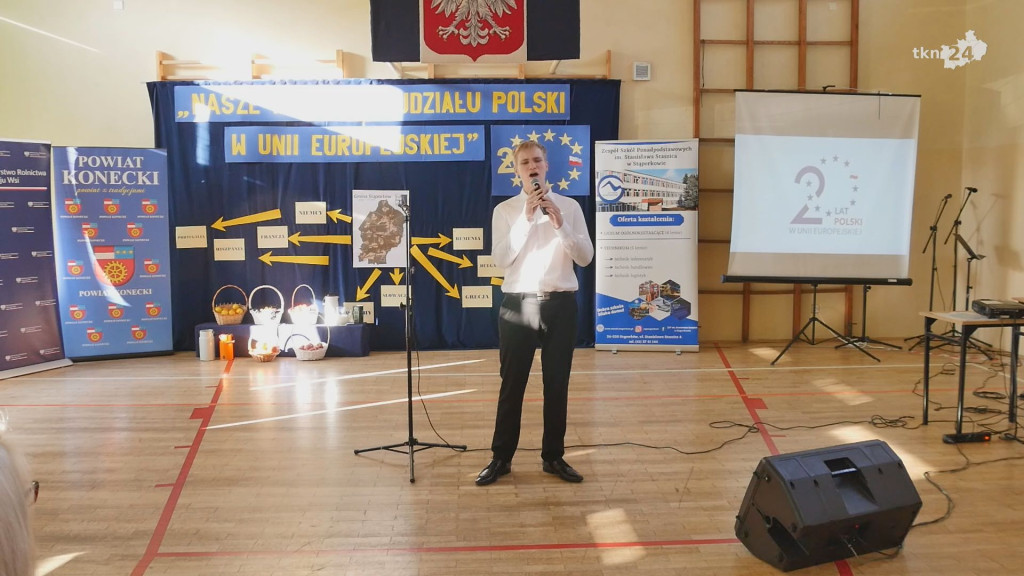 VII Powiatowe Sympozjum Naukowe w Stąporkowie. O 20-leciu Polski w Unii Europejskiej [wideo, zdjęcia]