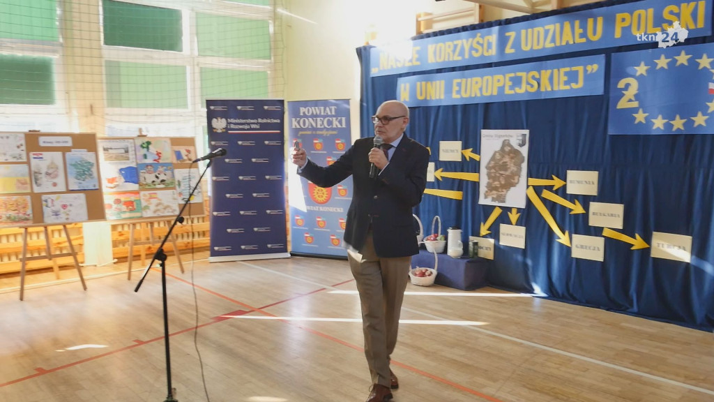 VII Powiatowe Sympozjum Naukowe w Stąporkowie. O 20-leciu Polski w Unii Europejskiej [wideo, zdjęcia]