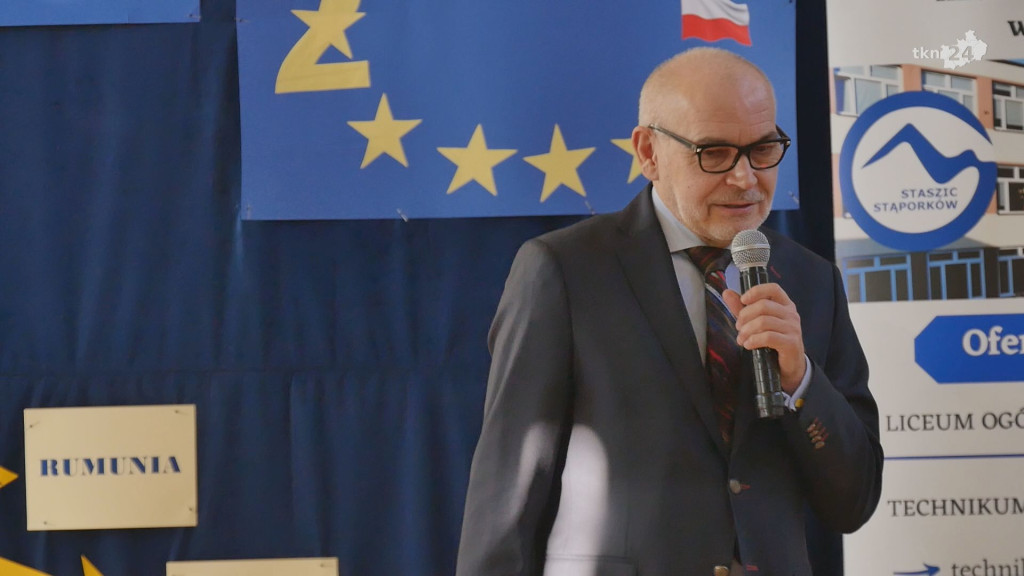 VII Powiatowe Sympozjum Naukowe w Stąporkowie. O 20-leciu Polski w Unii Europejskiej [wideo, zdjęcia]