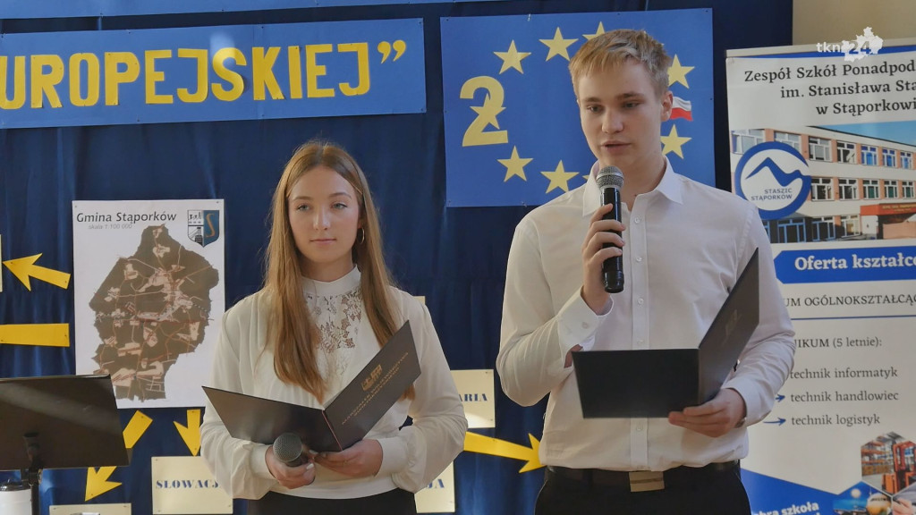 VII Powiatowe Sympozjum Naukowe w Stąporkowie. O 20-leciu Polski w Unii Europejskiej [wideo, zdjęcia]