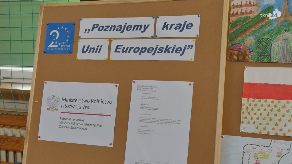 VII Powiatowe Sympozjum Naukowe w Stąporkowie. O 20-leciu Polski w Unii Europejskiej [wideo, zdjęcia]