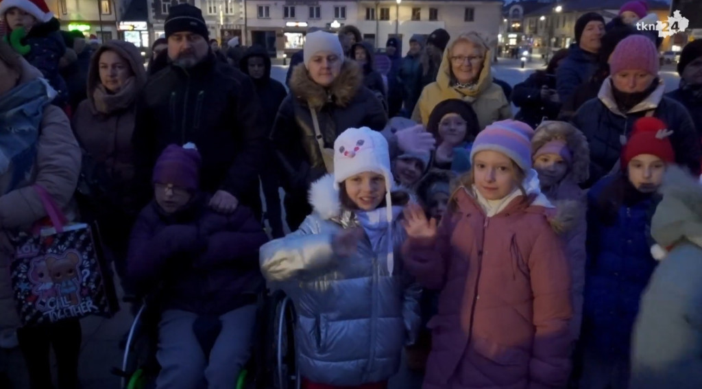 Mikołaj przybył do Końskich. Witały go przedszkolaki! [wideo, zdjęcia]