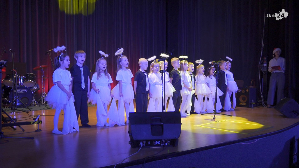 Mikołajki w Stąporkowie. Iluminacja, jarmark i koncert [wideo, zdjęcia]