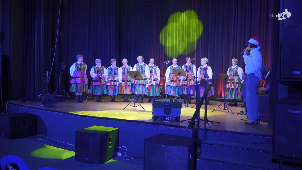 Mikołajki w Stąporkowie. Iluminacja, jarmark i koncert [wideo, zdjęcia]