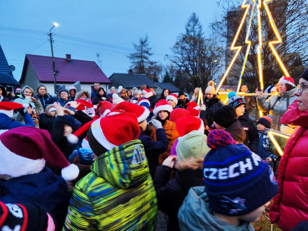 Święty Mikołaj do Fałkowa przyjechał wozem strażackim! [wideo, zdjęcia]
