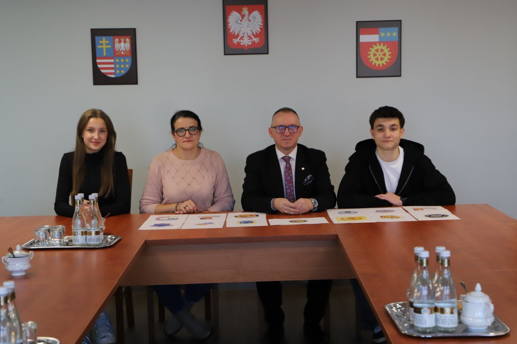 Rozstrzygnięto konkurs na logo Młodzieżowej Rady Powiatu [zdjęcia]