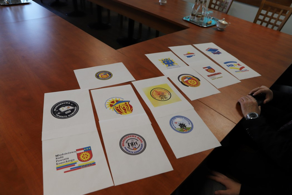 Rozstrzygnięto konkurs na logo Młodzieżowej Rady Powiatu [zdjęcia]