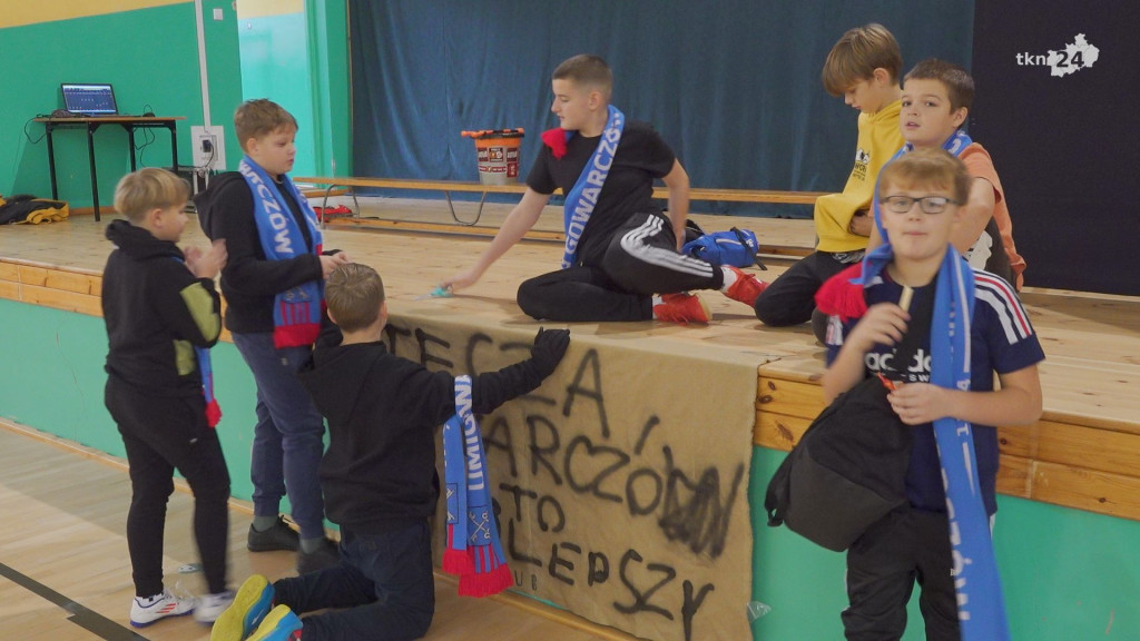 Mikołajkowe granie o Puchar Burmistrza Gowarczowa [wideo, zdjęcia]