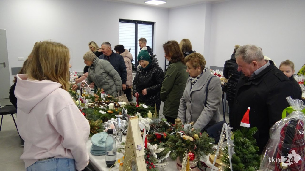 Kiermasz w Fałkowie. Na rzecz walki z nowotworami [wideo, zdjęcia]