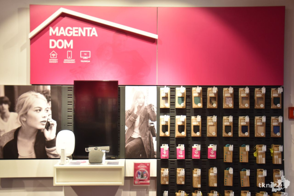 Prezenty świąteczne i moc korzyści od T-Mobile w Końskich [wideo, zdjęcia]