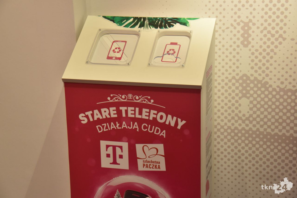 Prezenty świąteczne i moc korzyści od T-Mobile w Końskich [wideo, zdjęcia]