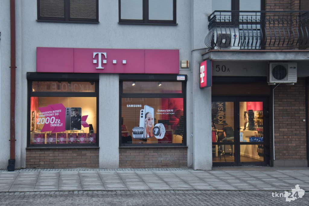 Prezenty świąteczne i moc korzyści od T-Mobile w Końskich [wideo, zdjęcia]