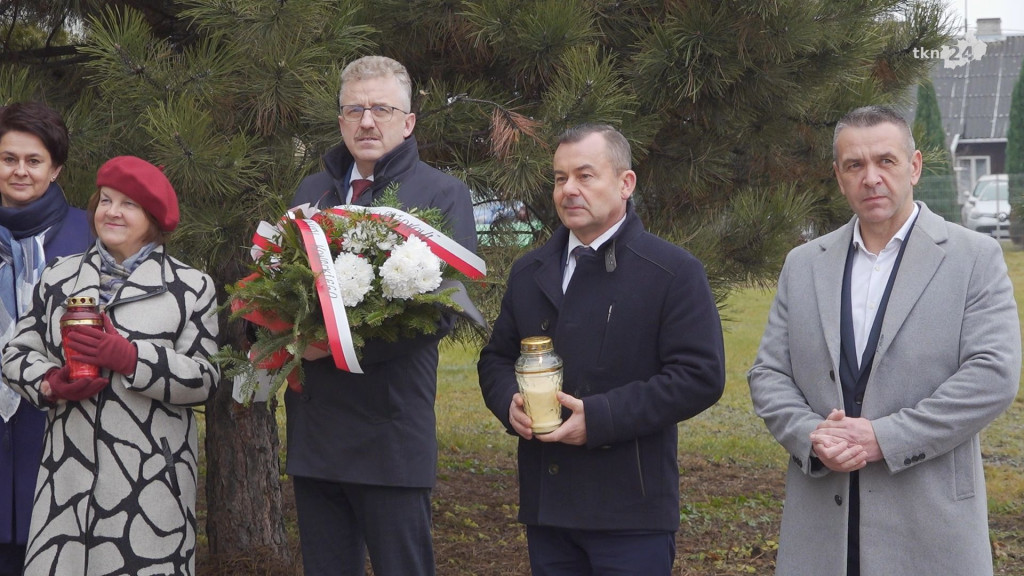 Władze powiatu koneckiego i okolicznych gmin upamiętniły bł. ks. Kazimierza Sykulskiego [wideo, zdjęcia]