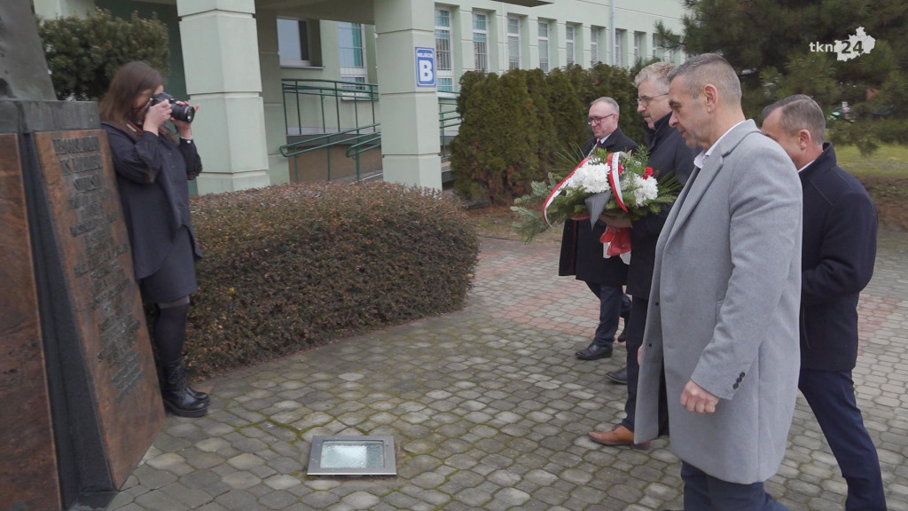 Władze powiatu koneckiego i okolicznych gmin upamiętniły bł. ks. Kazimierza Sykulskiego [wideo, zdjęcia]
