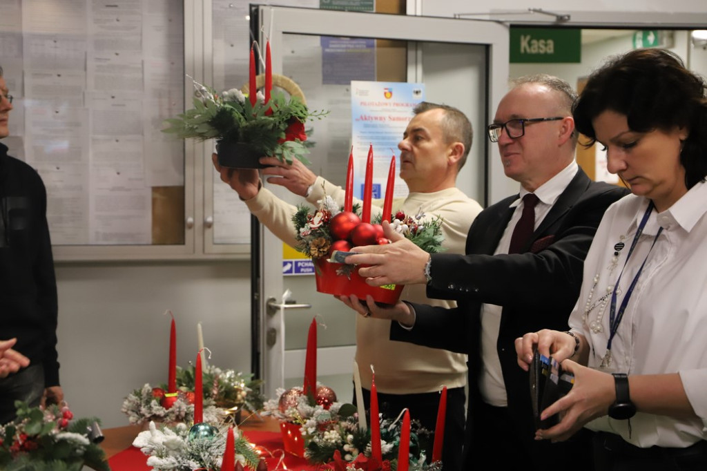 Podopieczni WTZ w Końskich przygotowali kiermasz świąteczny [zdjęcia]