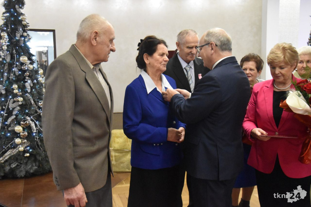 Złote Gody 2024 w gminie Końskie. 31 par świętowało długie pożycie małżeńskie [wideo, zdjęcia]