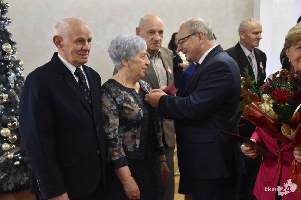 Złote Gody 2024 w gminie Końskie. 31 par świętowało długie pożycie małżeńskie [wideo, zdjęcia]