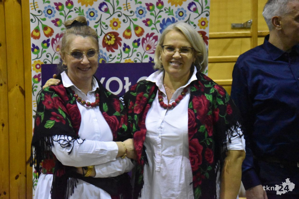 Pierwszy Jarmark Bożonarodzeniowy w Gowarczowie przyciągnął tłumy [wideo, zdjęcia]