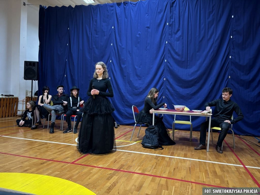 Policjanci rozmawiali z uczniami o prawach człowieka [zdjęcia]