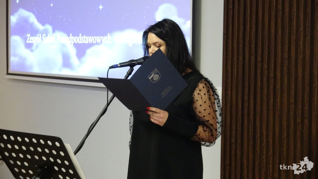 Powiatowe spotkanie wigilijne z kolędowym przesłaniem [wideo, zdjęcia]