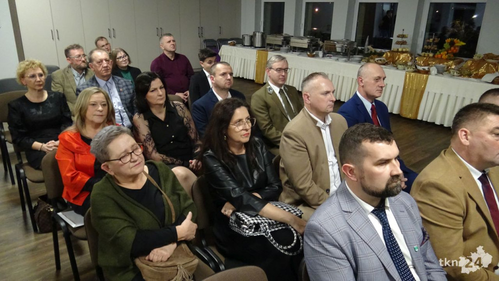 Powiatowe spotkanie wigilijne z kolędowym przesłaniem [wideo, zdjęcia]