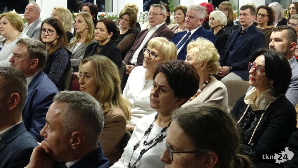 Powiatowe spotkanie wigilijne z kolędowym przesłaniem [wideo, zdjęcia]
