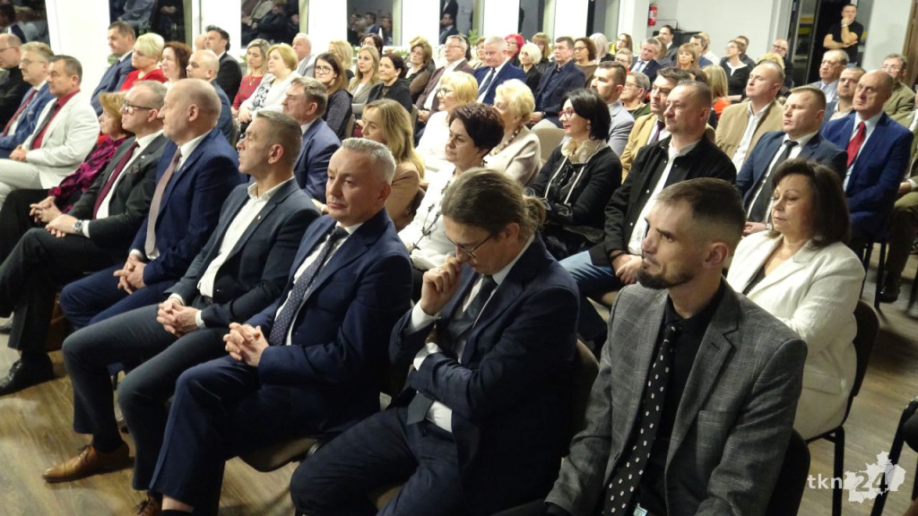 Powiatowe spotkanie wigilijne z kolędowym przesłaniem [wideo, zdjęcia]