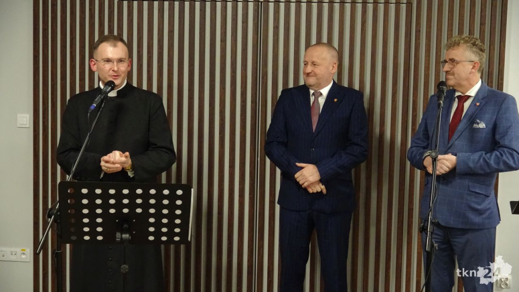 Powiatowe spotkanie wigilijne z kolędowym przesłaniem [wideo, zdjęcia]