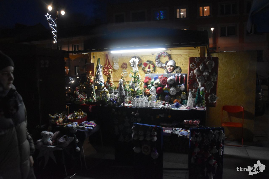 Ruszył III Jarmark Bożonarodzeniowy w Końskich! Co działo się w piątek? [wideo, zdjęcia]